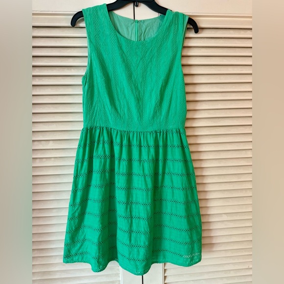 CUTE AF GREEN COTTON EYELET SUNDRESS SIZE SMALL - Picture 1 of 7